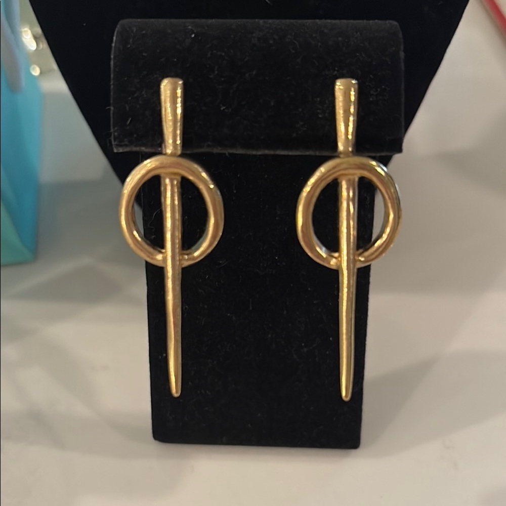 NWOT Uno de 50 Gold Earrings